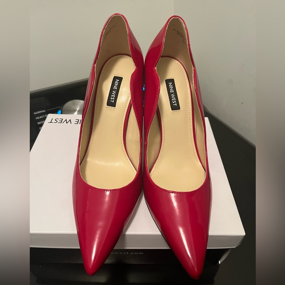 Steve Madden, Size 9 1/2 Color: Red